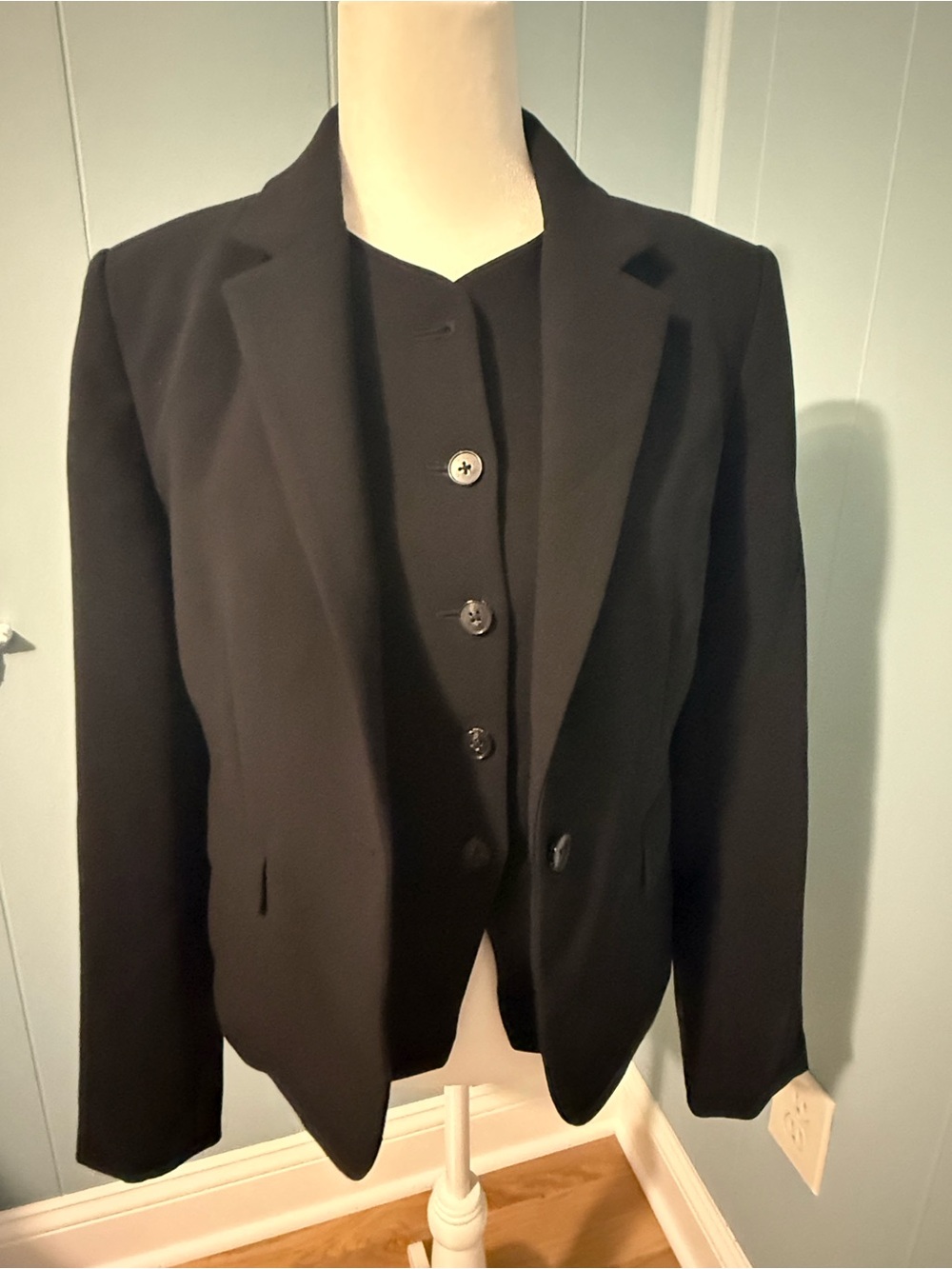Aritzia Black Tailored Three Piece Suit - Picture 11 of 12